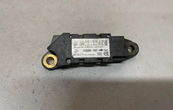 Mercedes-Benz C W203 Airbag deployment crash/impact sensor 0018209126