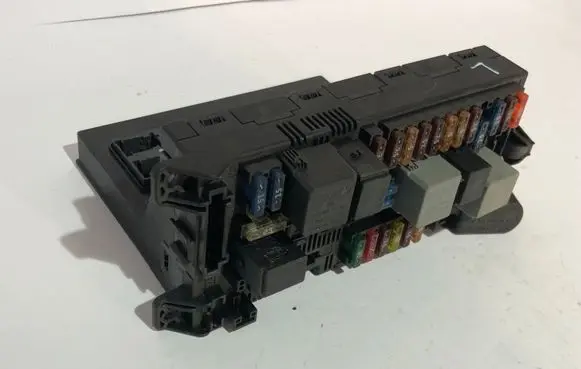 Mercedes-Benz E W211 Fuse module 2115453901