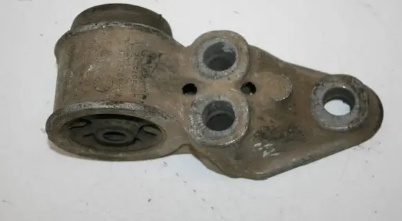 Volkswagen PASSAT B5.5 Rear axle beam mounts housing 8E0501522H 4B0501592E