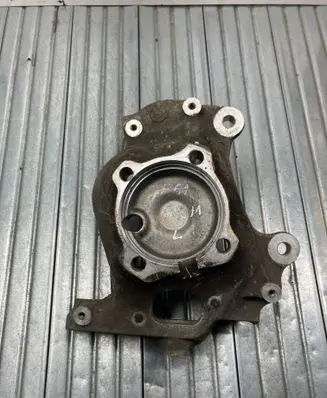 BMW 5 E60 E61 Front wheel hub 6760953