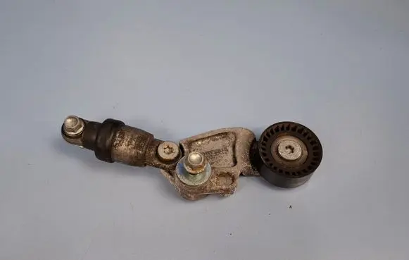 Mazda CX-5 Generator/alternator belt tensioner SH0115980 F57594803