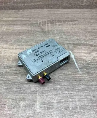 Audi A4 S4 B8 8K Aerial antenna amplifier 8J0035456