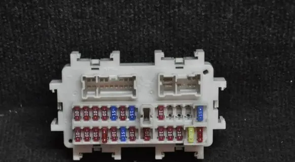 Nissan NP300 Fuse box set 0203EA00A5J11