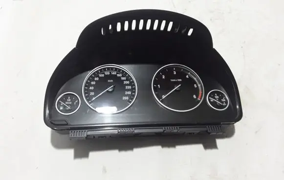 BMW 5 F10 F11 Speedometer (instrument cluster) 9348714