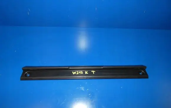 Mercedes-Benz E W212 Other trunk/boot trim element A2126900138
