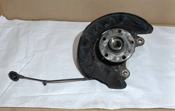 Front wheel hub spindle knuckle