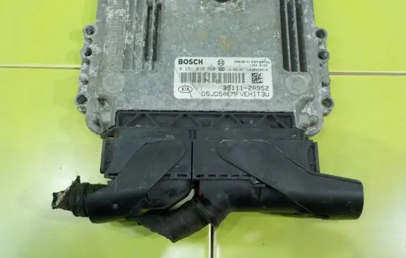 KIA Ceed Engine control unit/module 391112A952