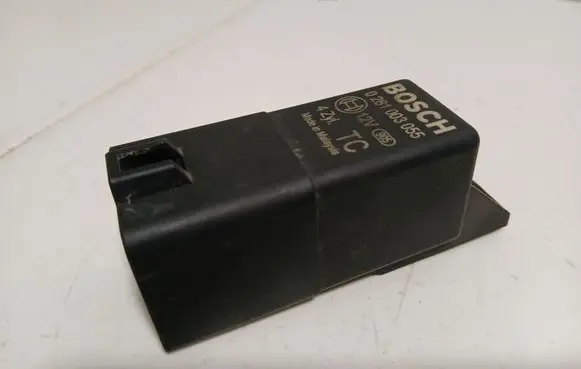 Honda CR-V Glow plug pre-heat relay 0281003055