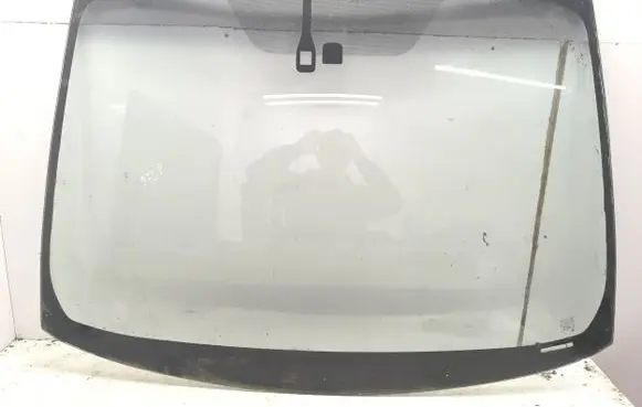 Toyota Prius (XW30) Front windscreen/windshield window 43R001853 AS1 M650