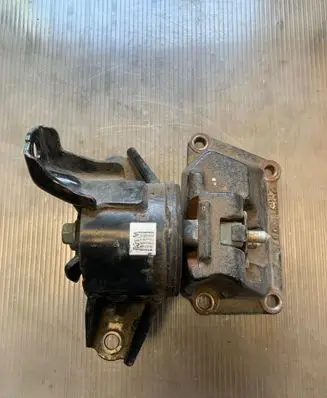 Hyundai Santa Fe Gearbox mount S60420C