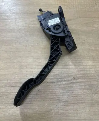 Volvo XC60 Accelerator throttle pedal 8G9N9F836AA C95YE01 6PV00922017