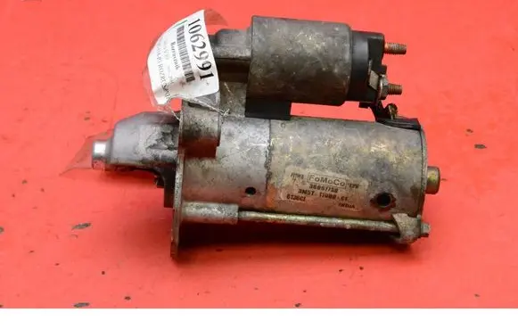 Volvo V50 Starter motor 30667739