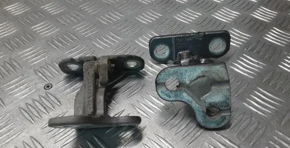 Jaguar XE Front door hinge set CPLA228A66AC CPLA226A64AD