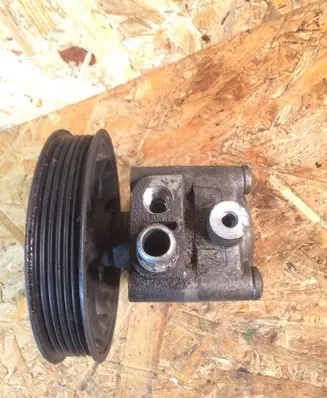 Volvo S40, V40 Power steering pump