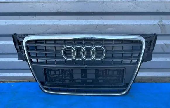 Audi A4 S4 B8 8K Front bumper upper radiator grill 8K0853651