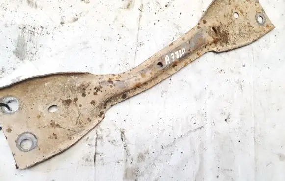 Skoda Octavia Mk2 (1Z) Engine mounting bracket