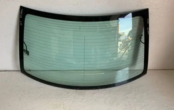 Toyota Avensis T250 Rear windscreen/windshield window SZYBATT25