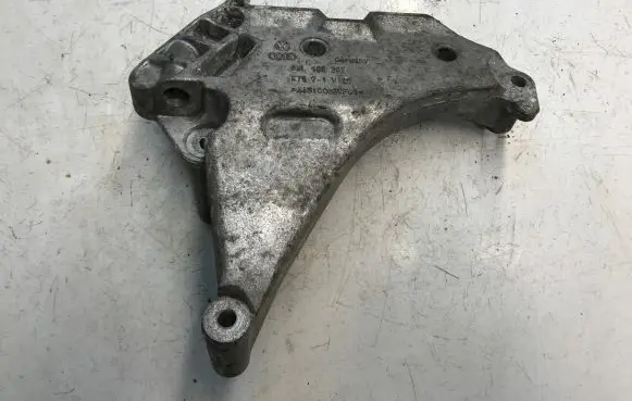 Volkswagen Golf VI Engine mounting bracket 03L199207