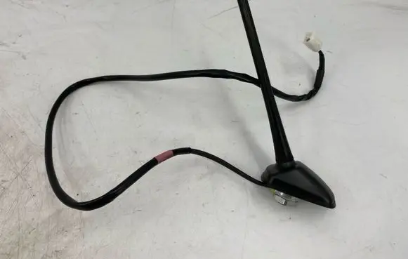 Toyota Auris E180 Radio antenna