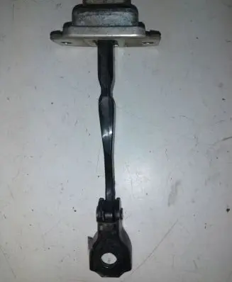 Nissan Qashqai Front door check strap stopper