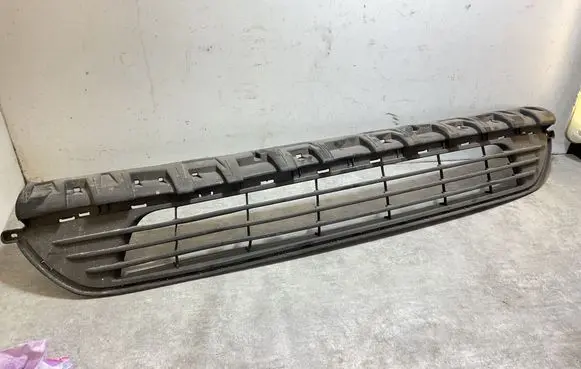 Renault Trafic III (X82) Front bumper lower grill 622543504R 93868858