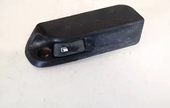 Toyota Auris 150 Fuel tank opening switch 