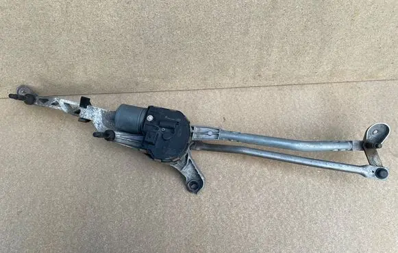 Mercedes-Benz C W204 Front wiper linkage A2048201040