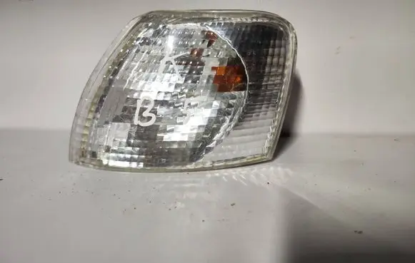 Volkswagen PASSAT B5 Front indicator light 08-441-1516L-F