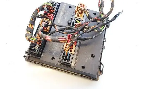 Skoda Fabia Mk2 (5J) Comfort/convenience module 6q1937049f 5wk48217