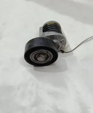 Volkswagen Jetta VI Generator/alternator belt tensioner 038903315AH