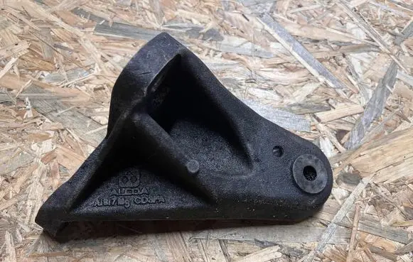 Jaguar S-Type Engine mounting bracket 4R836037AB