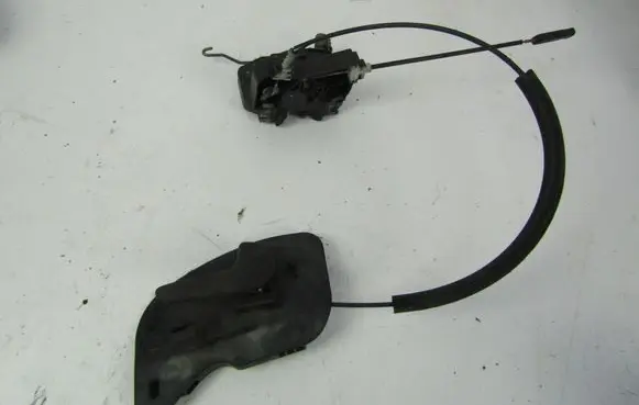 Opel Corsa C Front door lock 