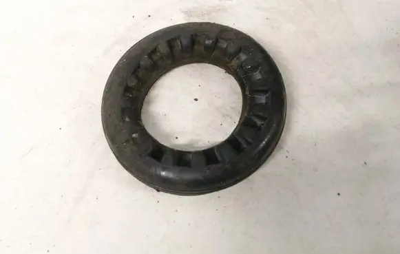 Ford Focus Front coil spring rubber mount av615599ea av61-5599-ea