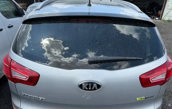 KIA Sportage Truck tailgate