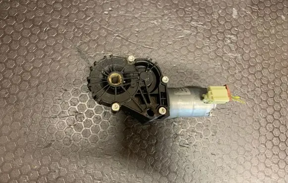 BMW 5 F10 F11 Seat adjustment motor 4470774