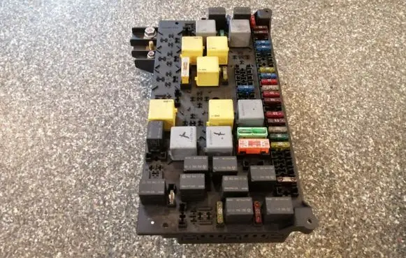 Mercedes-Benz ML W163 Fuse module 1635450205