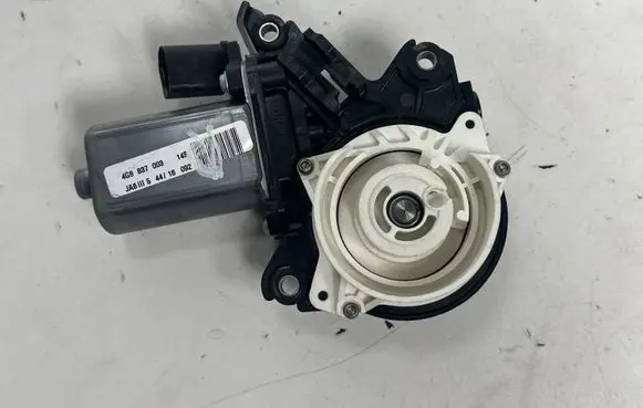 Audi A7 S7 4G Front door soft close latching motor 4G8837003