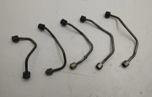 Fuel injector supply line/pipe
