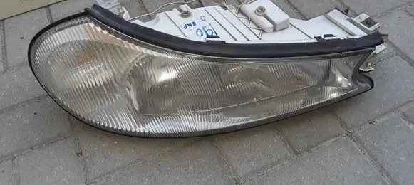 Ford Mondeo MK II Headlight/headlamp 96BG13K06OAA 305235323