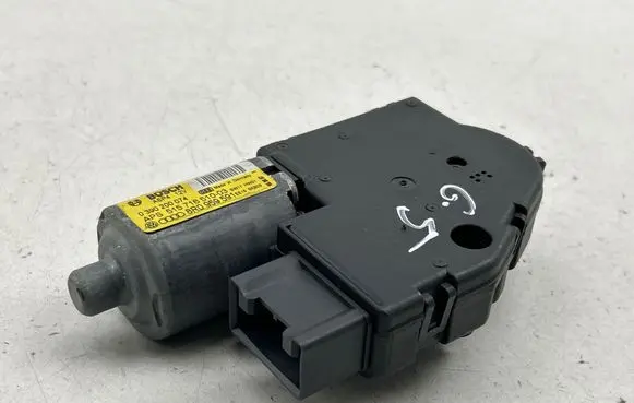 Volkswagen Golf V Sunroof motor/actuator 0390200074 8R0959591
