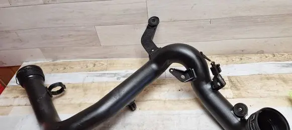 Volkswagen Touran I Intercooler hose/pipe 1K0145762 1K0145770B