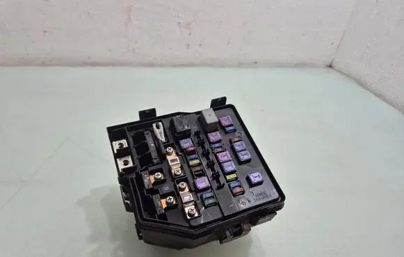 Honda Civic Fuse module 13SMJE02