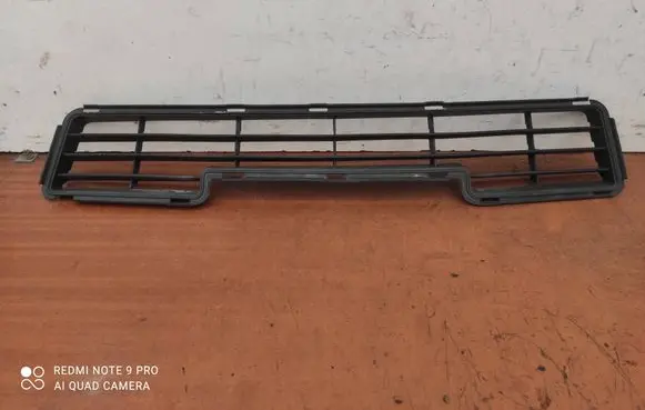 Mitsubishi Carisma Front bumper lower grill