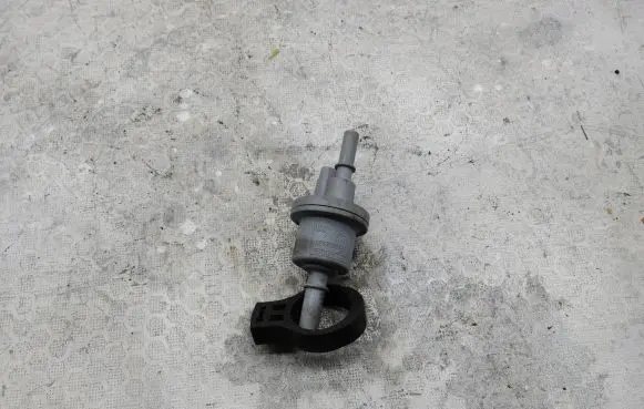 Opel Mokka B Turbo solenoid valve 9802009480