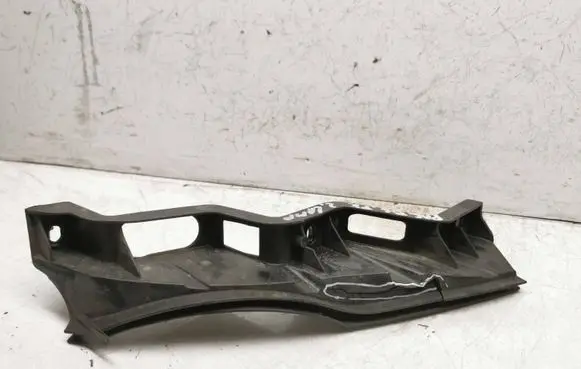 Volkswagen PASSAT B6 Front bumper mounting bracket 3c0807889