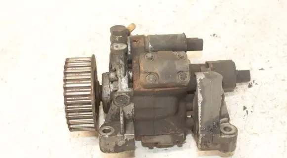 Nissan Qashqai Fuel injection high pressure pump H8200704210 A2C53252602
