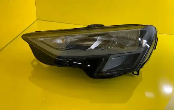 Audi A3 8Y Headlight/headlamp 8Y0941011