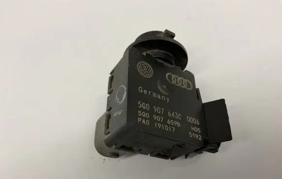 Volkswagen Golf VII Air quality sensor 5Q0907643C 191017 5Q0907659B