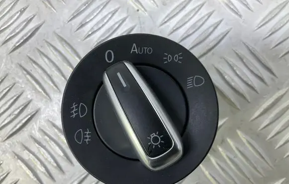 Volkswagen Jetta VI Light switch 3C8941431A