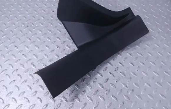 Suzuki Swift III Rear sill trim cover 7618152R
